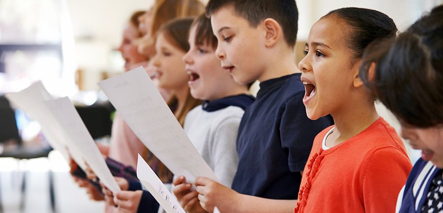 Oficina de Canto para crianças, adolescentes e adultos